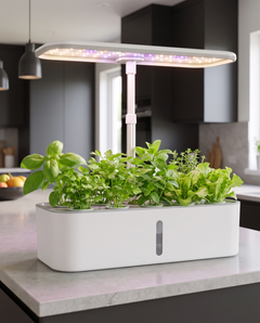 Verdia One avec de jeunes herbes aromatiques et salades, lampe LED allumée, dans une cuisine
